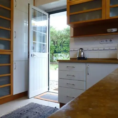 بيت للعطل White Roses House